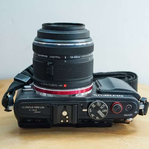 Olympus E-PL6 + 鏡頭 (14-42mm)