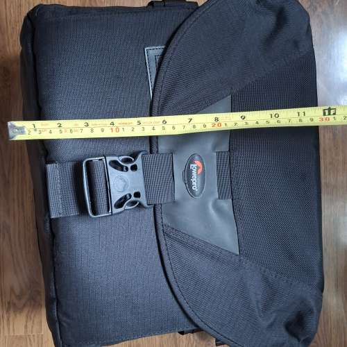 Lowepro  Stealth Reporter D550 相機袋