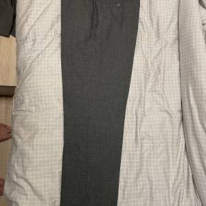 M&S 馬莎男士西褲，炭灰色，標準剪裁(Regular Fit)