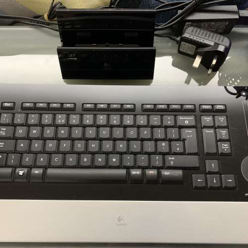 Logitech 藍牙 充電式 無線 鍵盤 帶多媒體鍵