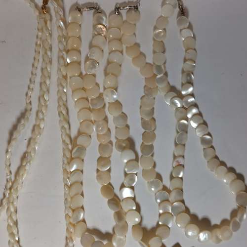 清理 存貨平售， 一手9條珍珠母貝頸鏈 mother of pearl  16 寸，如照片顯示 ,共售25...