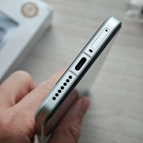 90%新 小米 15 Ultra 16+1TB 水貨國行 銀黑色 Leica 四鏡頭 15Ultra 連Fotogear金屬...