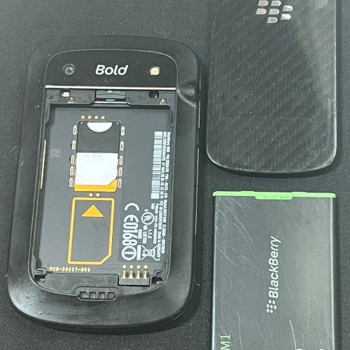 黑莓 Blackberry Bold 9900 連皮套