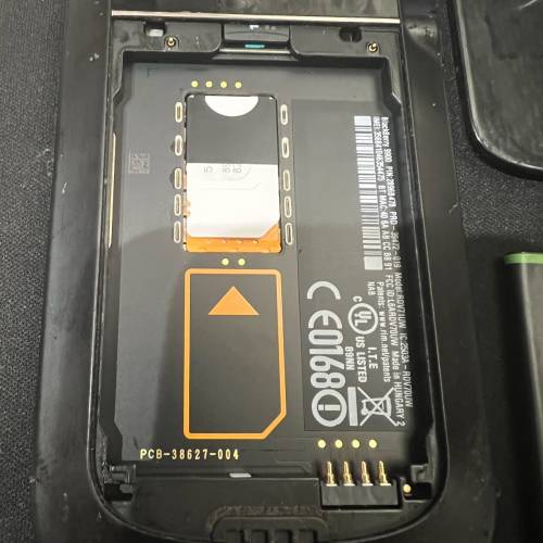 黑莓 Blackberry Bold 9900 連皮套