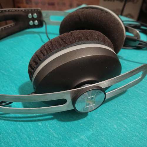 Sennheiser Momentum 98% new