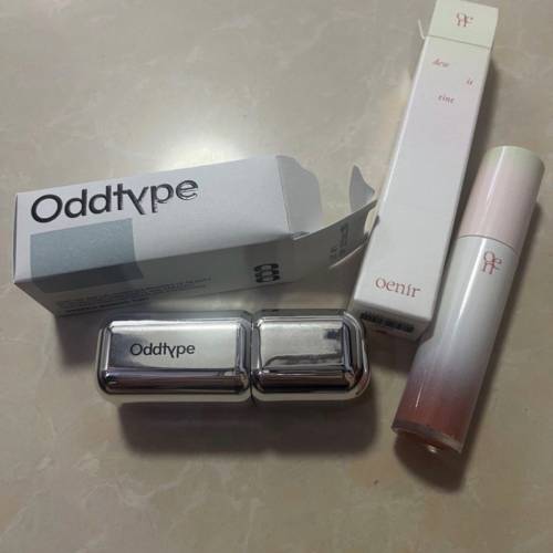 Oddtype 唇釉 + oenir 唇釉 （包平郵）