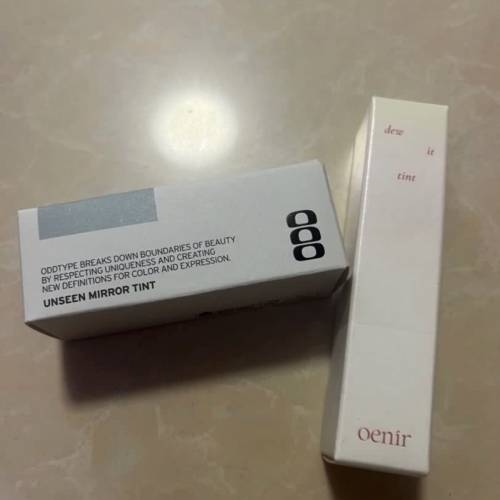 Oddtype 唇釉 + oenir 唇釉 （包平郵）