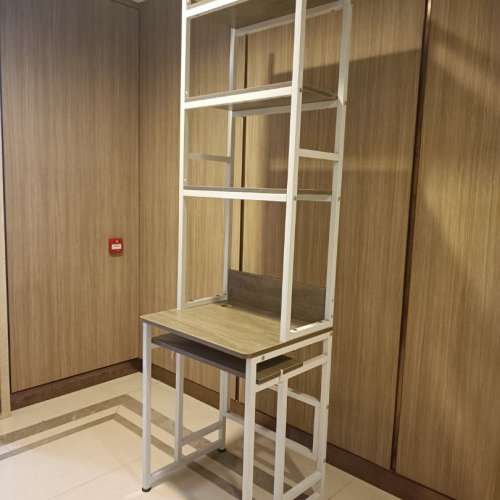 9成新電腦書枱書架（如地點順路可送貨）