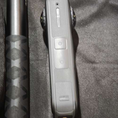 instax360 X5 冇盒冇單 送記憶卡 跟手持棍 連保護套 鏡片通透冇花 功能全正常 1電一...