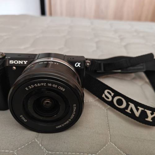Sony a5000 and Sony 16-50mm lens
