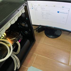 電腦主機一部，睇內容有寫配置