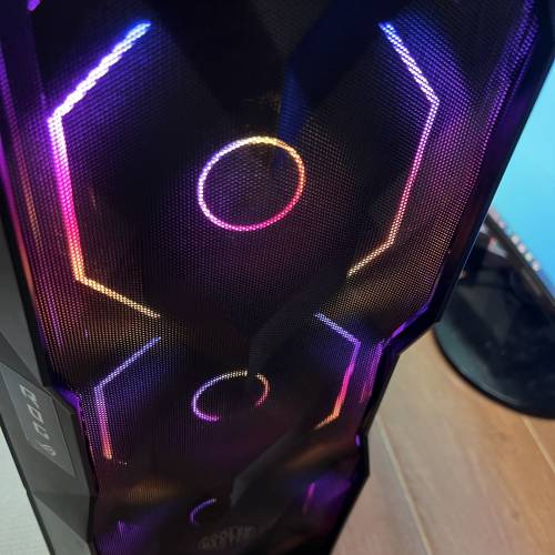 電腦主機一部，睇內容有寫配置