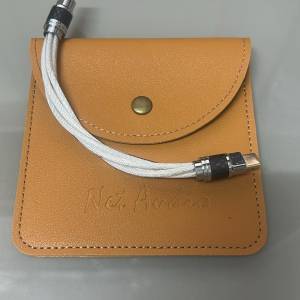 限量1條(耳機線名: 2倍雅典娜 Athena )由4款金屬組成(鈀金銀銅)，聲音平均及具金字...