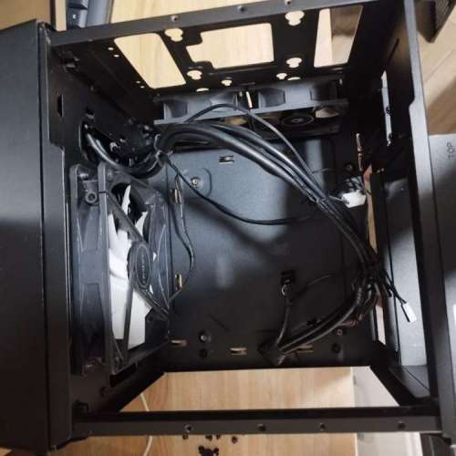 Coolmaster Elite 110 ITX小機箱已連3把風扇 (可放標準ATX牛+210mm內雙槽顯卡)