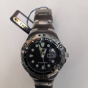 全新Vintage 2001 Seiko Air Scuba 200meters Quartz Watch ( 39mm )