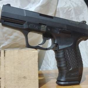 WE P99 Gbb + 展示架