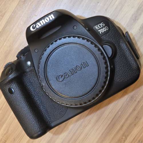 Canon 700D body + 2粒原廠電