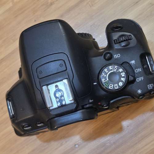 Canon 700D body + 2粒原廠電