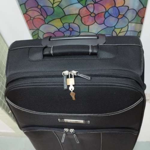 英國 Antler 28 吋黑色可擴充多格旅行行李箱 UK 25kg expandable black travel sui...