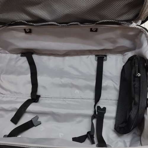 英國 Antler 28 吋黑色可擴充多格旅行行李箱 UK 25kg expandable black travel sui...