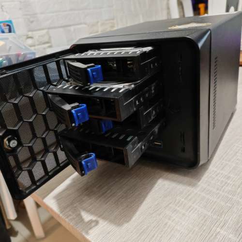 星際蝸牛A款電腦 NAS J1900