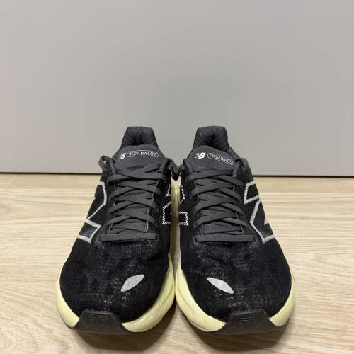New Balance Fresh Foam Balos 跑鞋