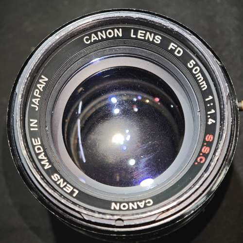 canon 50/1.4 SSC FD 佳能 50mm 50 鏡片通透前層鏡片有明顯花痕 冇成像問題 功能全...