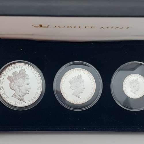 2017 年 5 英鎊、2 英鎊、1 英鎊特里斯坦達庫尼亞銀幣盒套裝/限量發行只有499套