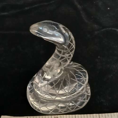 天然水晶雕刻蛇擺件，高约2寸，no.D2.11.25.