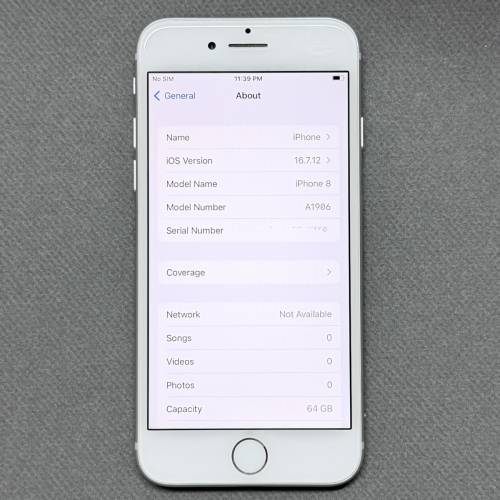 95% New Apple iPhone 8 64GB Silver Color (銀色版 操作正常 非常新淨)