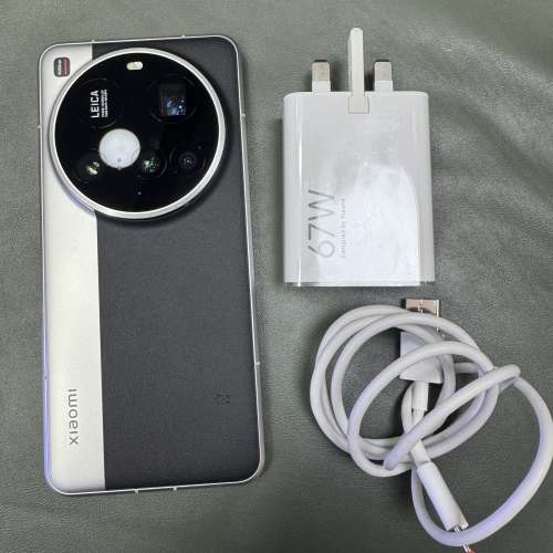 99%New 小米 Xiaomi 15 Ultra 5G 16+1TB 銀黑色 香港行貨 電池健康100% 有配件 自用...