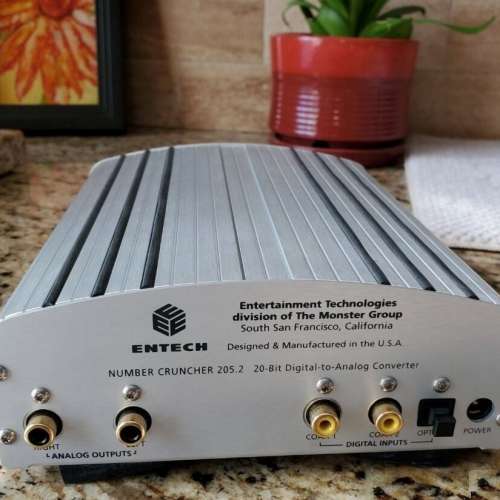 Entech number cruncher 205.2 20bit DAC