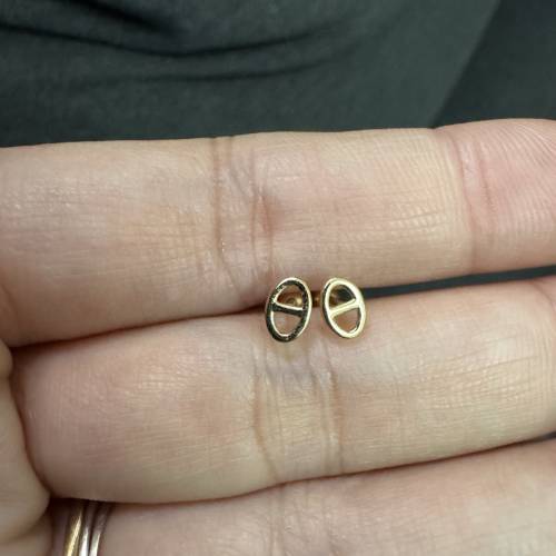 18k金豬鼻擰螺絲耳釘