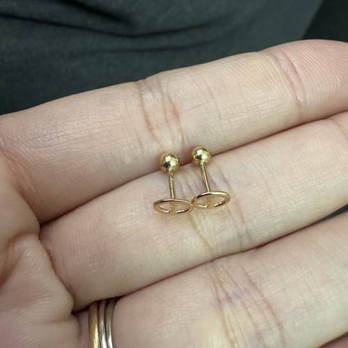 18k金豬鼻擰螺絲耳釘