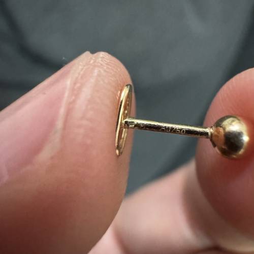 18k金豬鼻擰螺絲耳釘