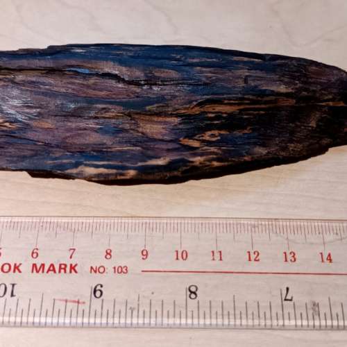 沉香C 18cm長，39克