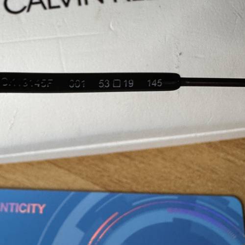 Calvin Klein 呔金屬眼鏡