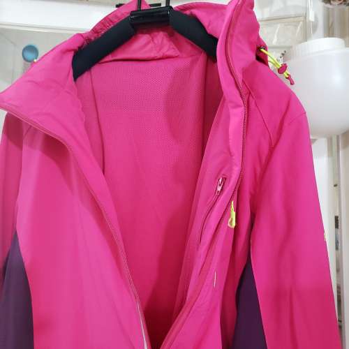 FREE SPORT  4XL womens wind iacket 全新 屯門良景邨取。