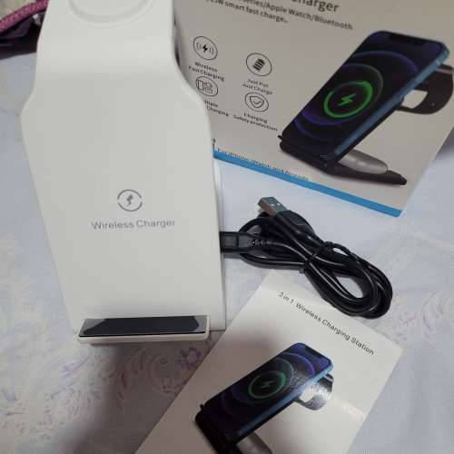 3-in-1 Fast wireless Charger 15w fast charging
