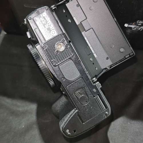 Olympus 奧林巴斯 EM1 E-M1 有盒冇單冇證有閃燈 功能全正常 跟2電一充連肩帶 98%new...