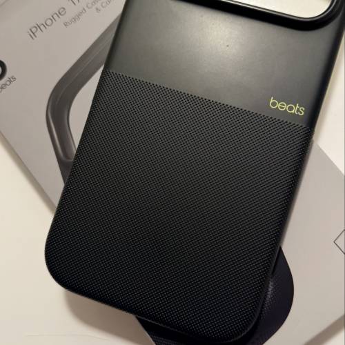 Beats iPhone 17 pro max black case