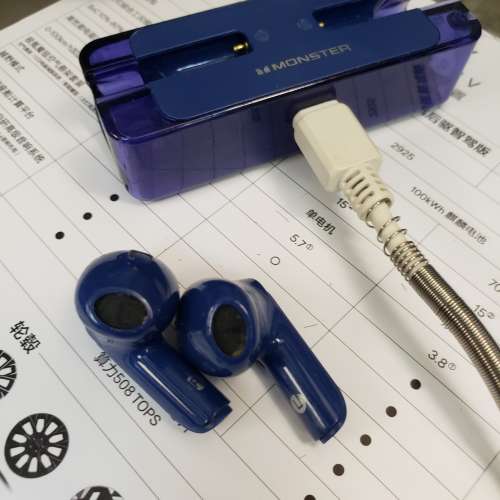 Monster Airmars XKT08 TWS 真無線藍牙耳機一套。