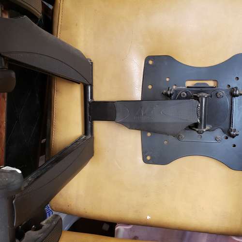 NB757-L400雙搖臂式牆架一套，旺角道自取