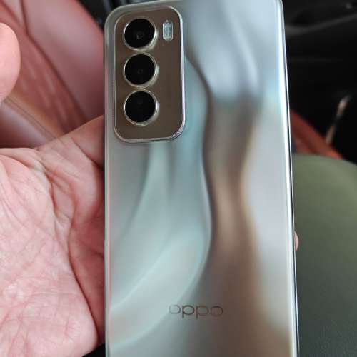 OPPO Reno 12