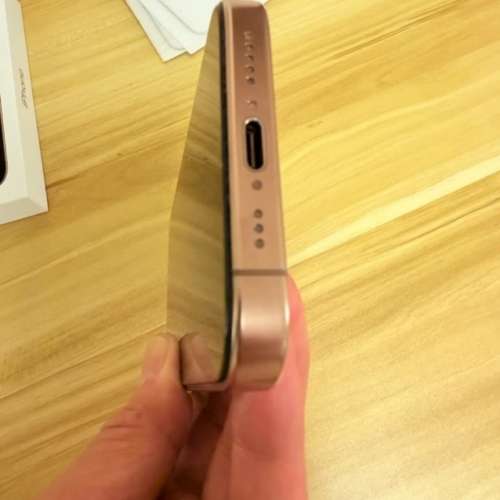 iPhone 16pro 512gb,港行雙卡，金色鈦金屬，完美冇花，冇修冇拆，電池健康度93，所...