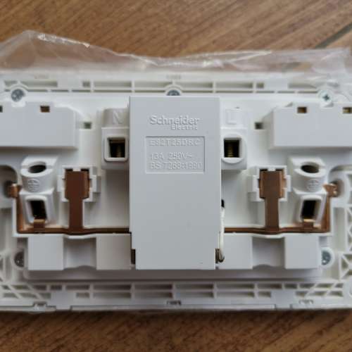 全新施耐德 Schneider 漏電保護開關插座