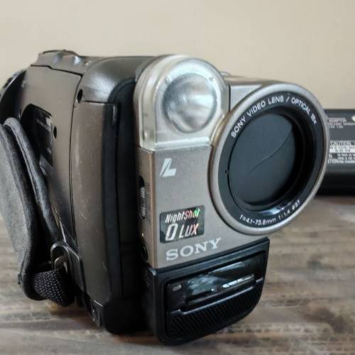 Sony Handycam Vision CCD-TRV46E PAL 攝錄機