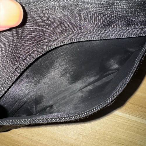 日本Kiu手機斜孭袋，順豐寄免運費!!!