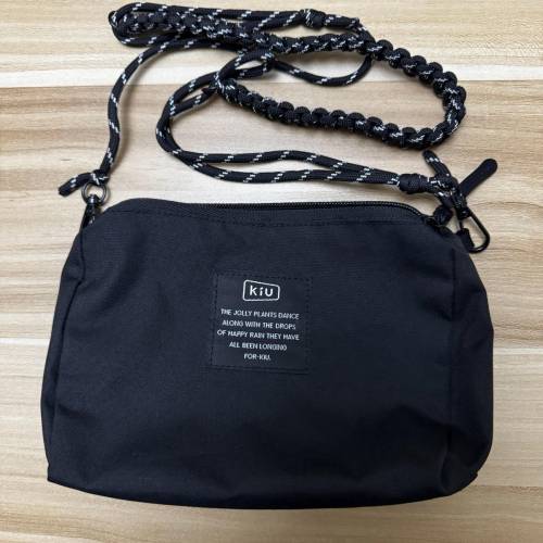 日本Kiu手機斜孭袋，順豐寄免運費!!!