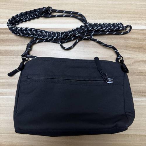 日本Kiu手機斜孭袋，順豐寄免運費!!!